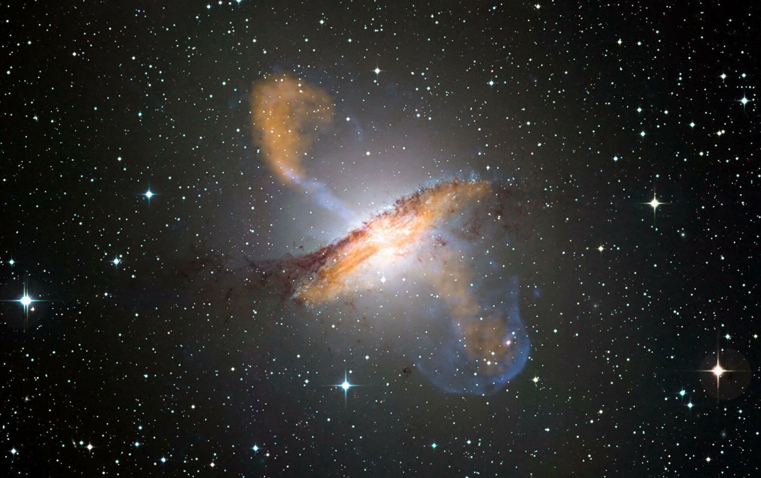 El telescopio ALMA descubre la primera tormenta gigantesca de agujeros  negros