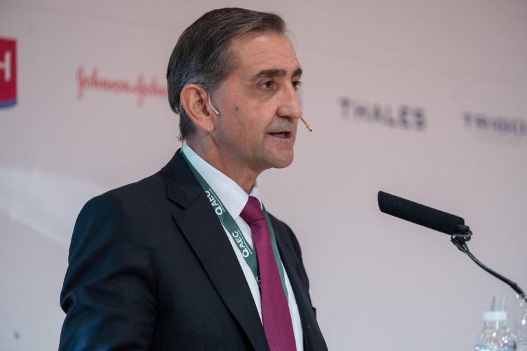 Sáenz (VW Navarra) llama a «trabajar unidos» para lograr «desafíos» como el del coche eléctrico