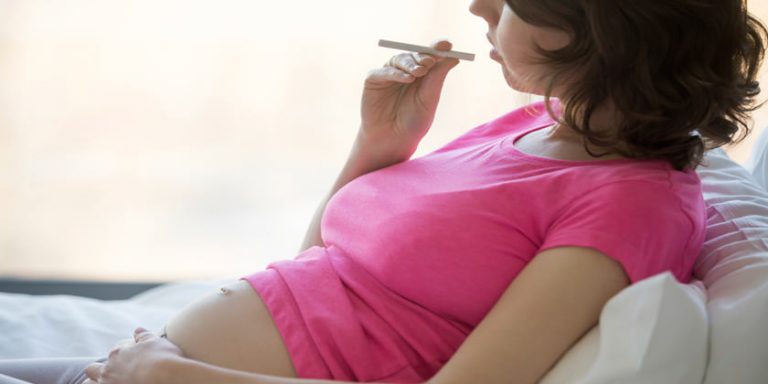 Esto es lo que pasa si fumas tabaco estando embarazada