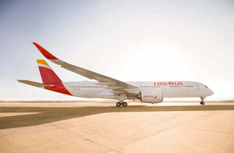 Iberia reactiva las conexiones con Latinoamérica con más de 90 este verano