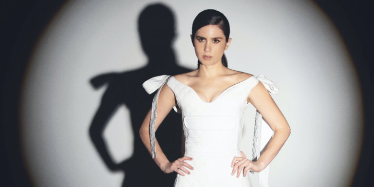 Javiera Mena presenta «I. Entusiasmo» con ‘Diva’
