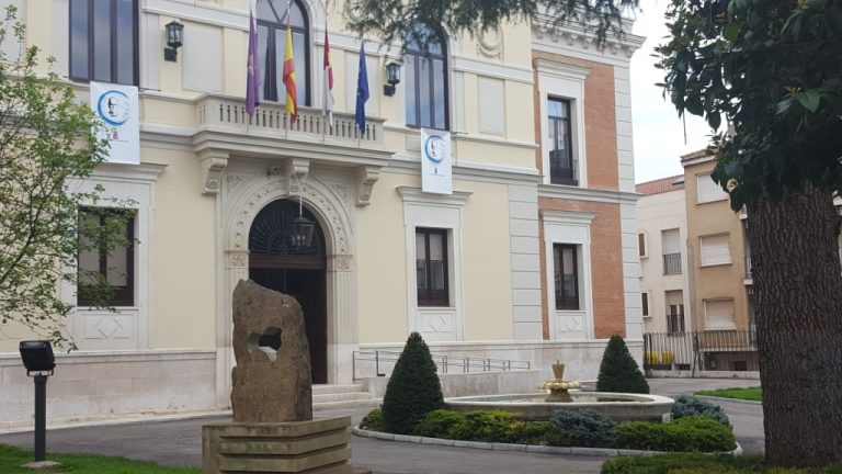 La Diputación de Guadalajara rechaza con la abstención del PSOE los indultos del ‘procés’