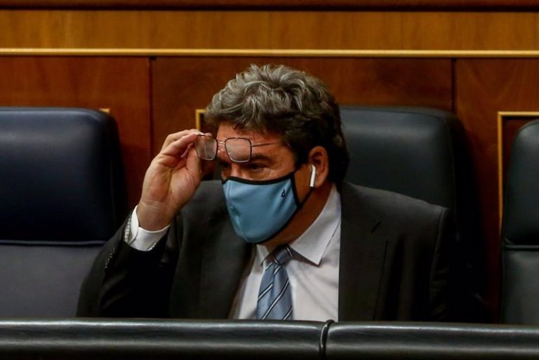 La reforma de pensiones permitirá la jubilación anticipada en los despidos por rechazar un traslado