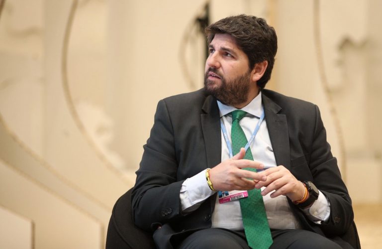Murcia lamenta que las medidas «impuestas» supongan un «paso atrás»