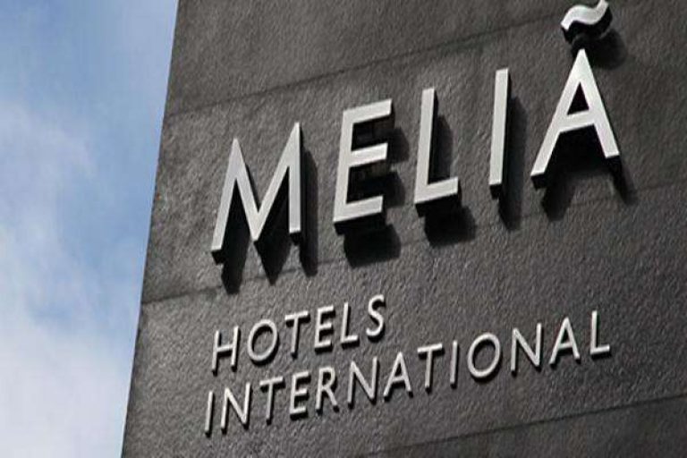 Accionistas de Meliá aprueba la reelección de Escarrer como CEO