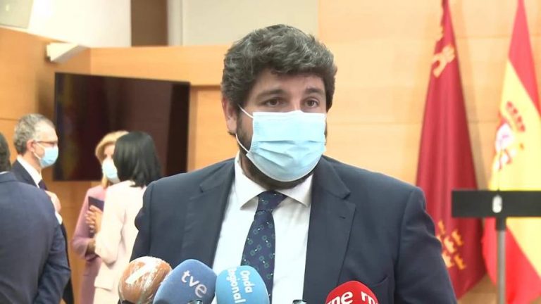 Murcia propondrá que el uso de la mascarilla en exteriores no sea obligatorio