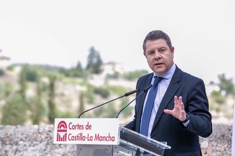 Page pide mucha prudencia porque «al virus hay que rematarlo»
