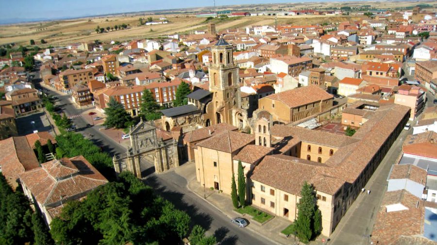 El Pueblo De Sahagún En León