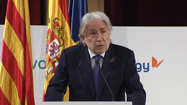 Sánchez Llibre pide a Sánchez y Aragonès que «no se cansen de dialogar»