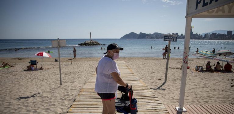 Turismo prevé 17 millones de turistas este verano