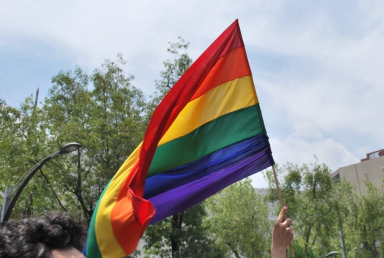 Un joven denuncia una agresión homófoba en Valencia durante la madrugada de San Juan