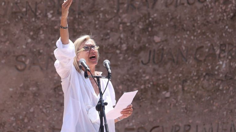 Unión 78 ataca en su manifiesto al Gobierno «inepto,  parasitario y autoritario» de Sánchez