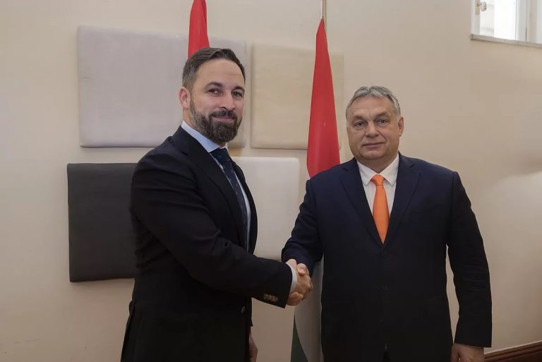 Abascal reivindica a Orban, «un luchador anticomunista que defendió a los homosexuales»
