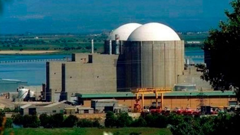 Endesa e Iberdrola creen que recorte del Gobierno puede «enfriar» las renovables