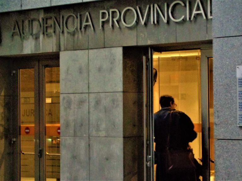 Piden cuatro años de cárcel para un profesor acusado de manosear un pecho a una alumna de 13 años