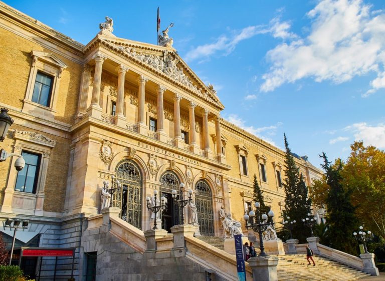 Sindicatos protestan en la Biblioteca Nacional por la «mala gestión» de la institución