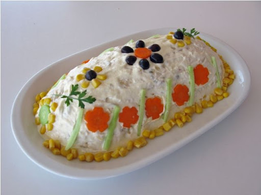 Ensaladilla rusa: trucos para una decoración y presentación de ’10’