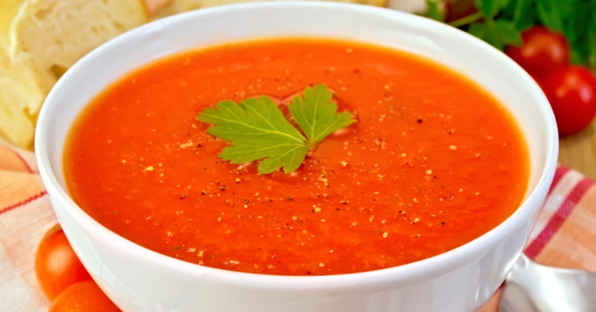 Gazpacho: ¿cómo está mejor, con o sin pepino?