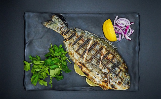 Pescado A La Barbacoa: El Truco Para Que No Se Te Pegue A La Parrilla 