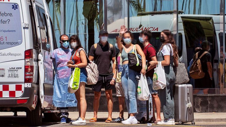 Hasta 62 estudiantes de los 249 aislados en Palma dan positivo por el ‘megabrote’