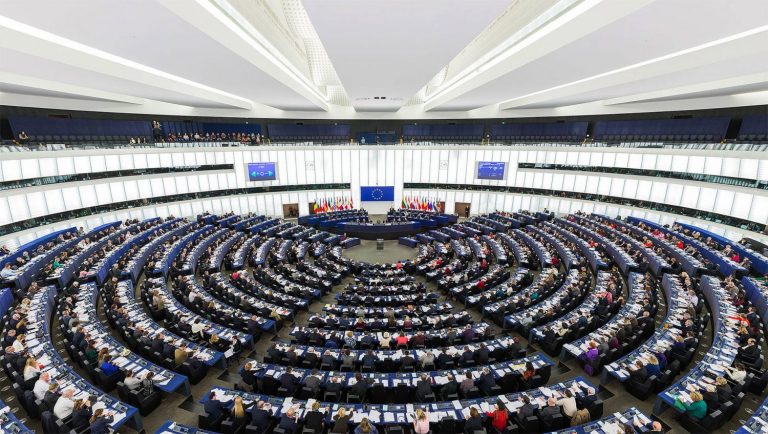 Provida llaman a la «movilización» tras aprobar el Parlamento Europeo un informe que considera el aborto derecho humano
