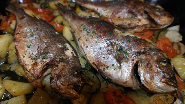 Pescado A La Barbacoa: El Truco Para Que No Se Te Pegue A La Parrilla