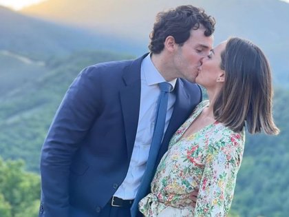 Tamara Falcó, la invitada perfecta con un espectacular vestido mantón de manila