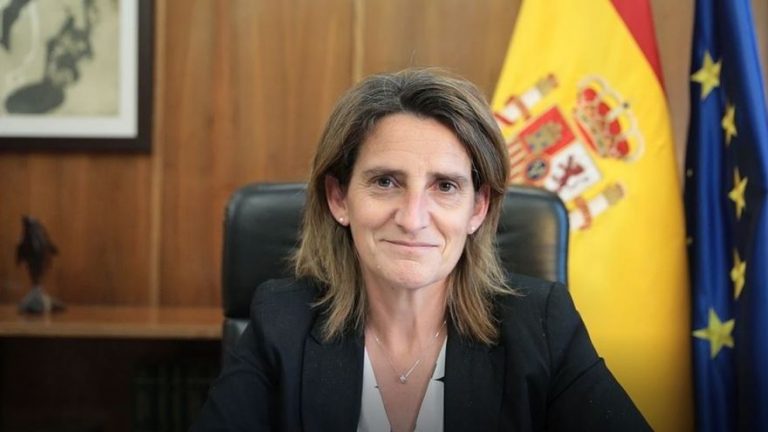El Gobierno lanza un plan de ayudas para autoconsumo, baterías y climatización