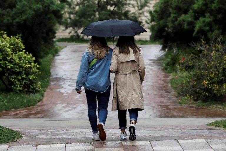 Protección Civil mantiene la alerta por tormentas en la mitad norte y mitad este