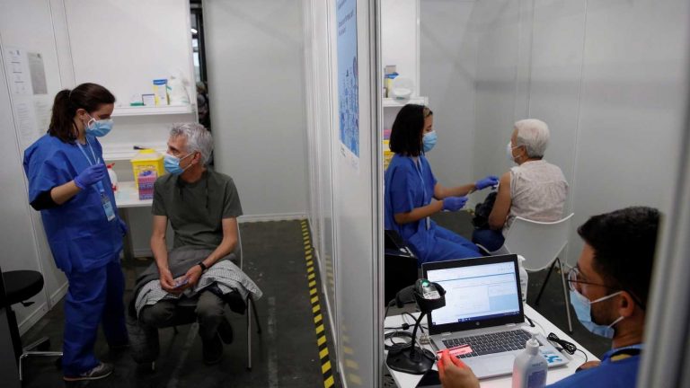 Se desploma la reticencia a vacunarse al pasar de un 35% en septiembre al 3,4% actual