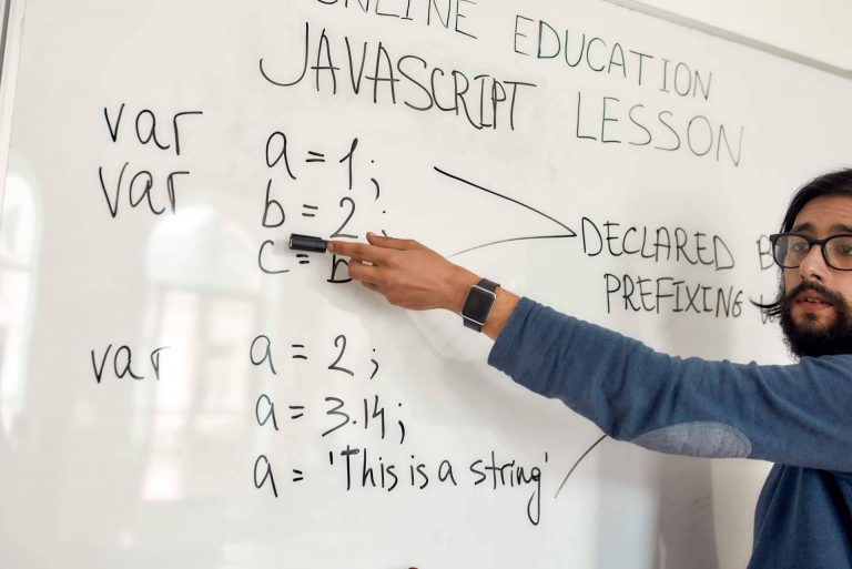 Vivir de una pasión y crear academia online para vender cursos y formaciones gracias a Ulises Project