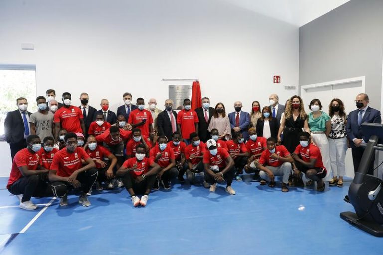 El Comité Olímpico Español inaugura el primer centro deportivo para refugiados
