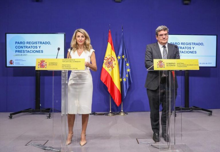 Díaz destaca que la caída del paro de junio es la mayor en la historia de la democracia