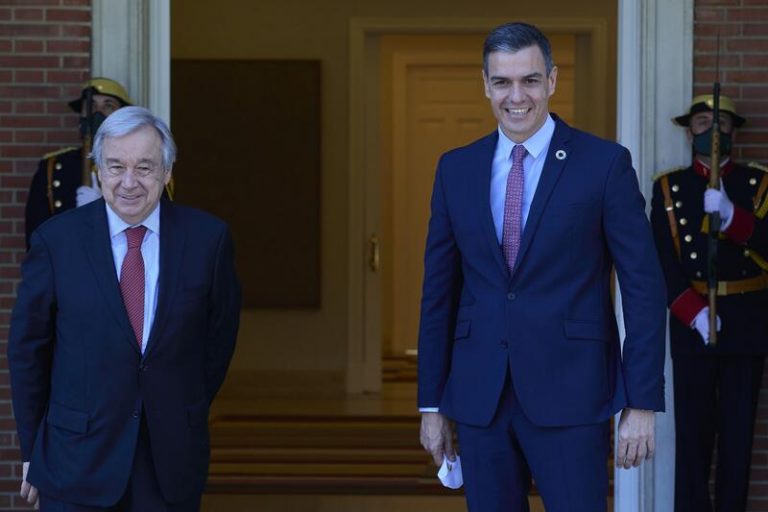 Sánchez pide no «minusvalorar» el acuerdo de pensiones