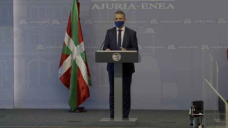 Urkullu pide «mantener la tensión» para evitar contagios, ya que la situación «recuerda a la del pasado verano»
