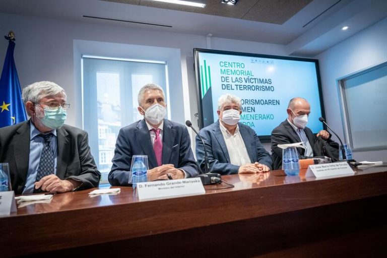 Marlaska defiende la legalidad de traslados de presos