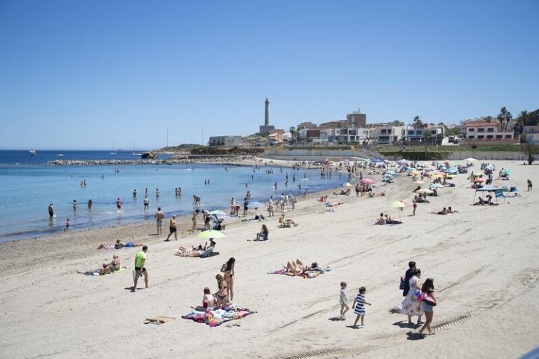 Las máximas caen hoy hasta 10ºC para volver a subir el jueves y superar los 40ºC
