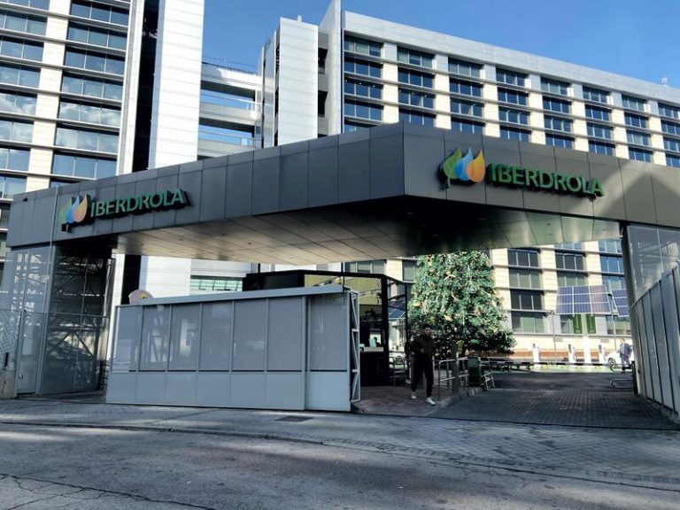El juez de ‘Tándem’ imputa a Iberdrola Renovables por el presunto encargo a Villarejo
