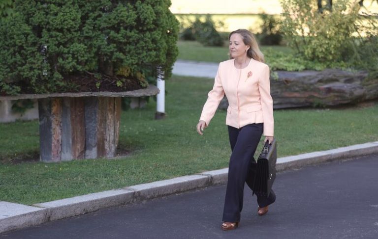 Calviño subraya que Sánchez fue claro al decir que Cuba no es una democracia