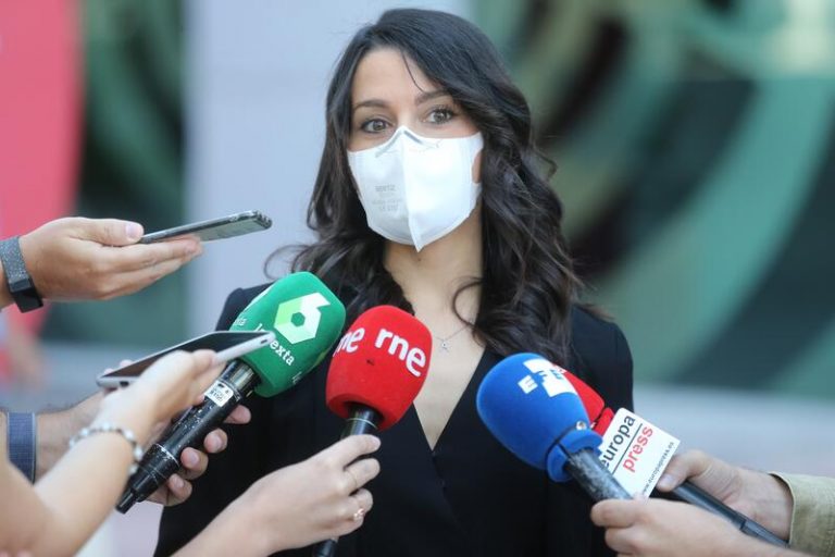 Arrimadas acusa de «cobardía» al Gobierno por no admitir que Cuba «es una dictadura»
