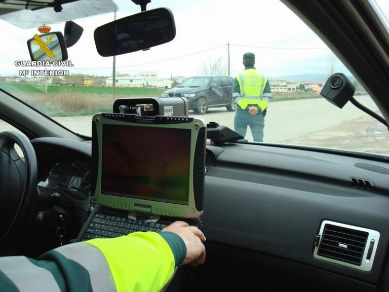 Detenida una persona de 60 años por conducir a 224 kilómetros por hora en la AP-36