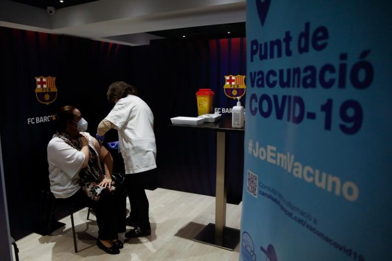 Cataluña registra 4.648 casos y 11 muertes en las últimas 24 horas