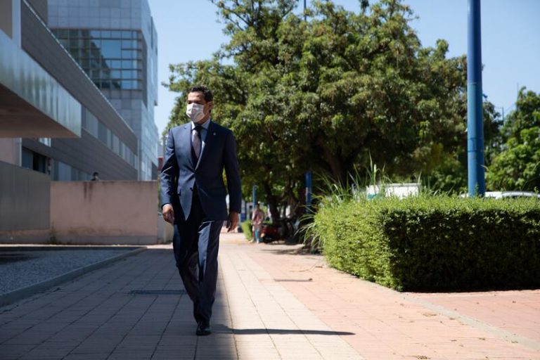 Moreno no descarta nuevas medidas tras sumar Andalucía 200 ingresados más en dos semanas