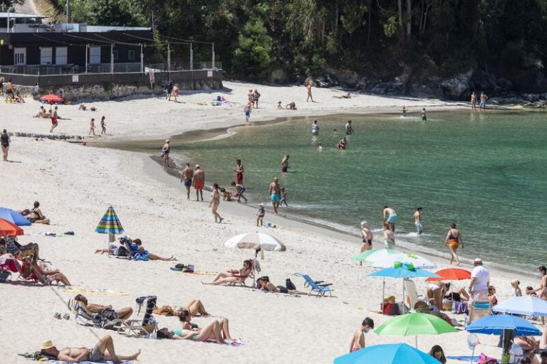 El calor pondrá mañana en aviso a 17 provincias