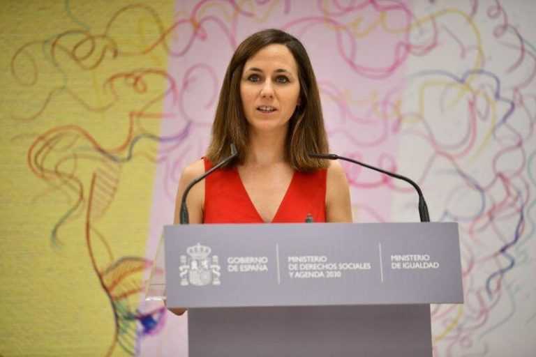 Belarra quiere que el maltrato a la mascota sea agravante en los casos de violencia de género