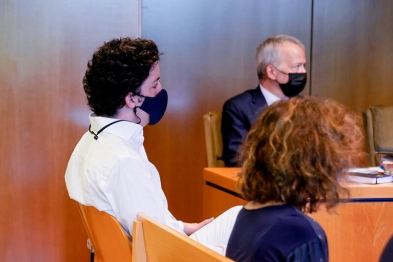 La Audiencia de Madrid condena a ‘El Pequeño Nicolás’ a 3 años de cárcel por el viaje a Ribadeo