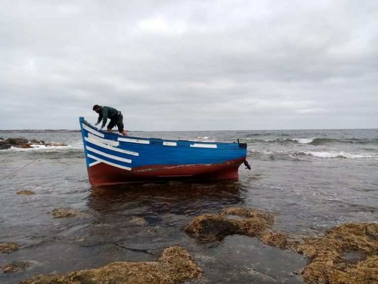 Trece embarcaciones, entre ellas un kayak, llegan a las costas españolas con 177 inmigrantes