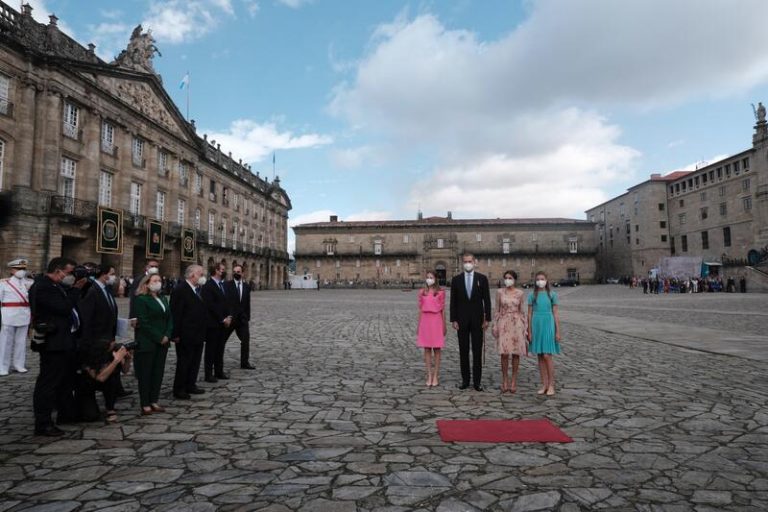 El rey reivindica la Corona como «continuidad» de la «nación vinculada por pasado, presente y futuro» que es España