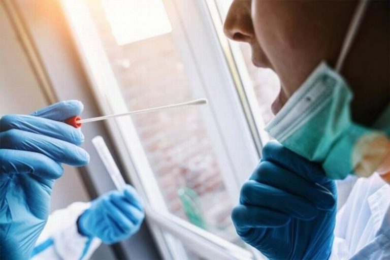 Canarias suma 801 nuevos contagios y tres fallecidos en las últimas 24 horas
