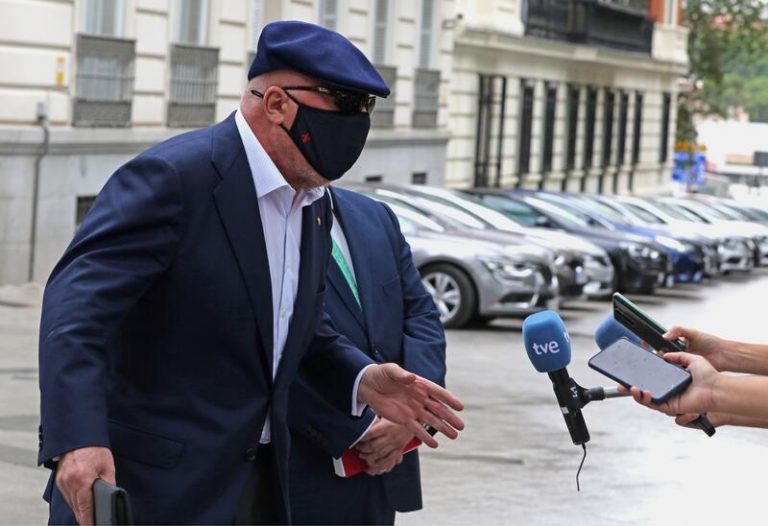 Repsol y Caixabank comparecen ante el juez de Tándem por los encargos a Villarejo